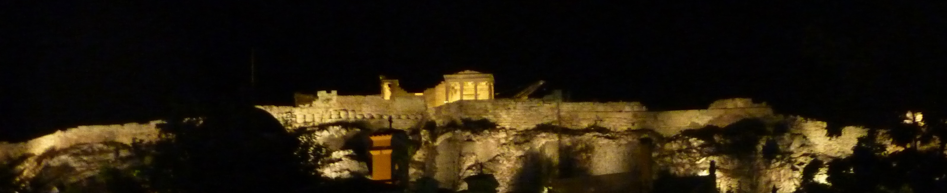 L'Acropole depuis l'agora romaine